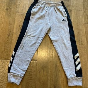 Adidas Sweatpants size Kids XL